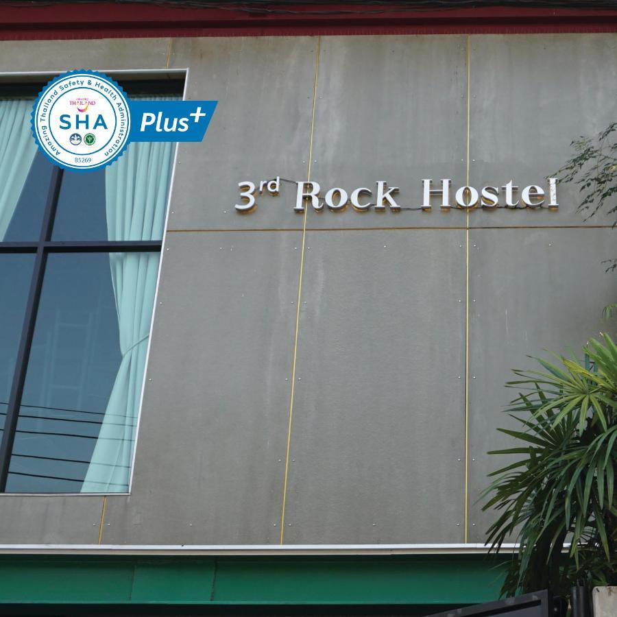 Third Rock Hostel Bangkok Extérieur photo
