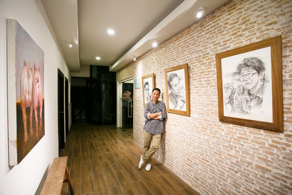 Third Rock Hostel Bangkok Extérieur photo